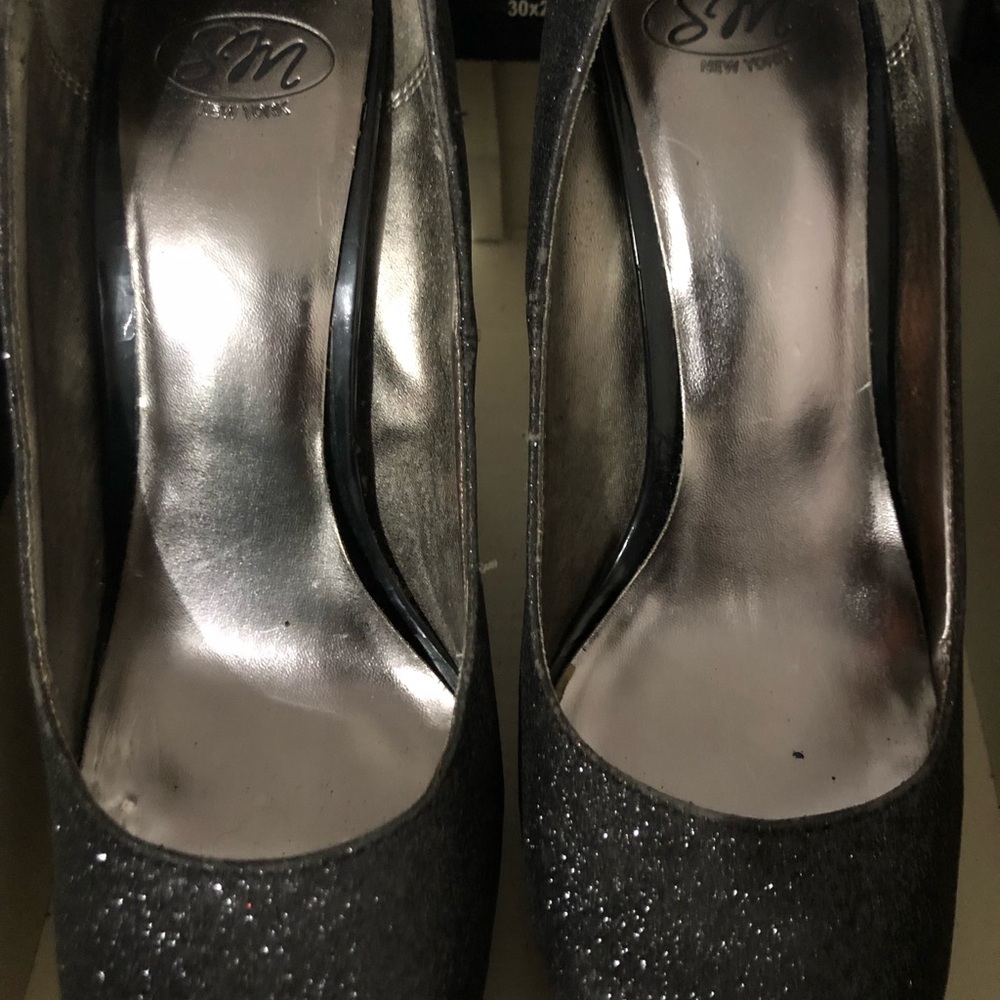 Sears Black Glitter Round-Toe Pumps